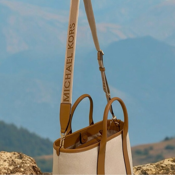 Michael Kors Luisa MD Satchel in Pale Peanut - NWT - Picture 3 of 10